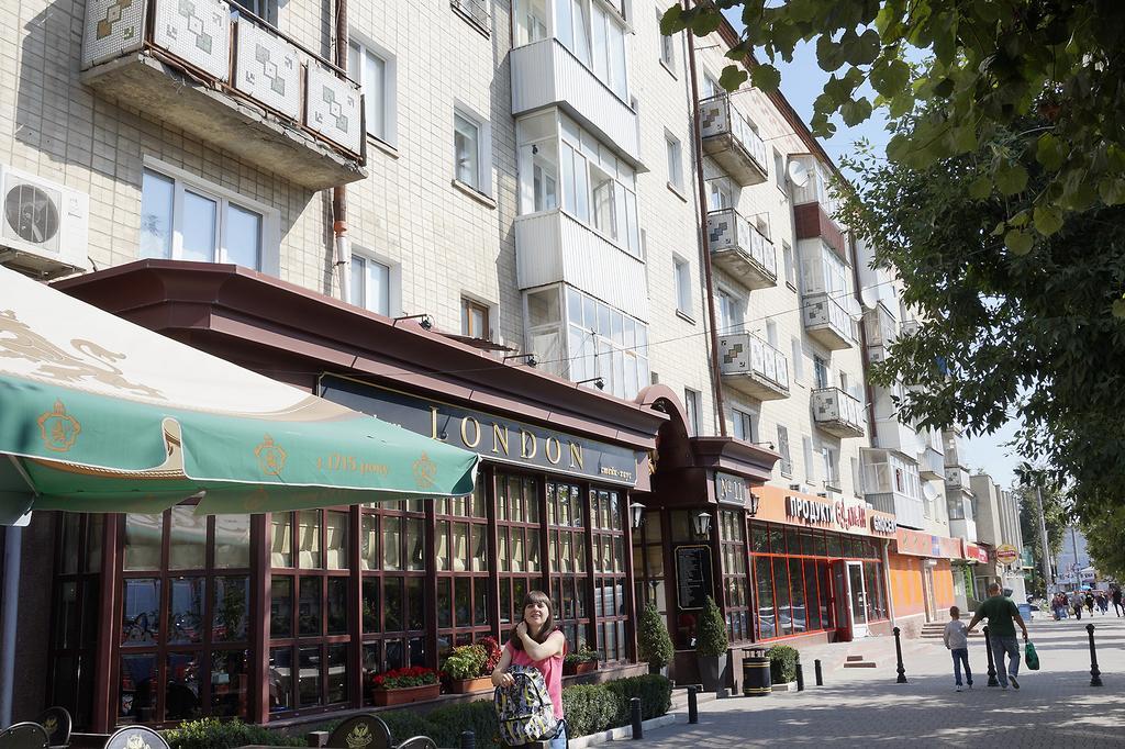 Apartment On Kniaziv Koriatovychiv Kamianets-Podilskyi Exterior photo